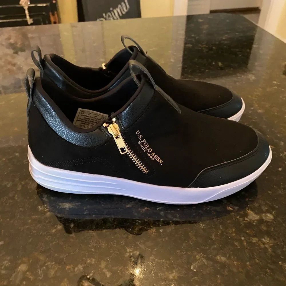 US POLO ASSOCIATION Sz 8.5 Classic Black Sneakers EUC!